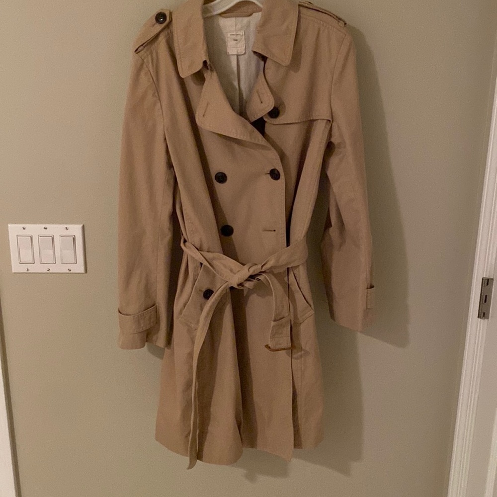 NWOT women’s Trench coat
